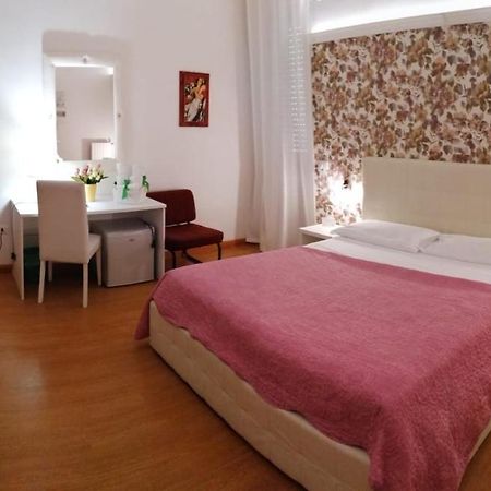 B&B Abatjour - Ambiente Sanificato - Test Antilegionella Assolto Фоджа Екстер'єр фото