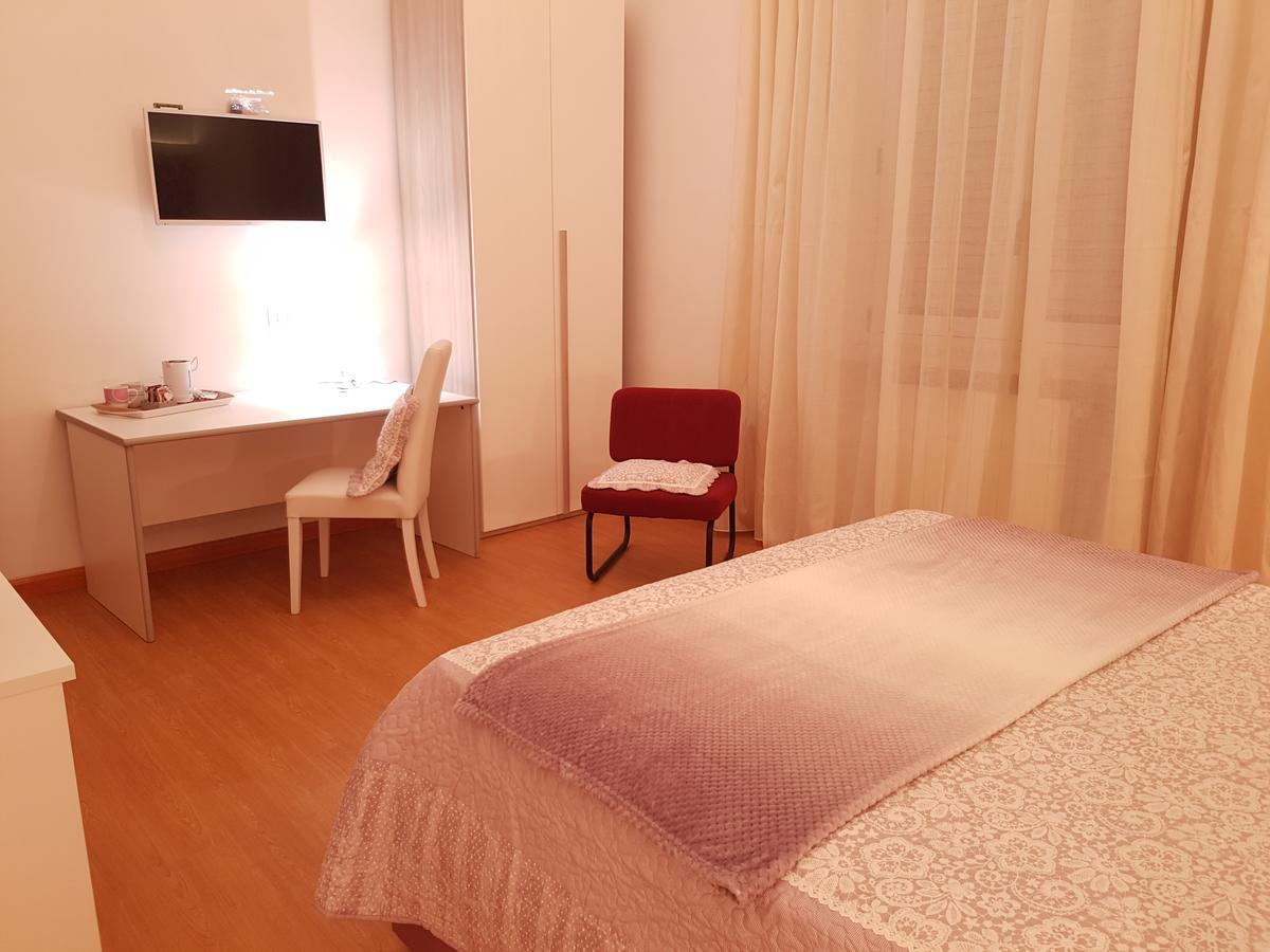 B&B Abatjour - Ambiente Sanificato - Test Antilegionella Assolto Фоджа Екстер'єр фото