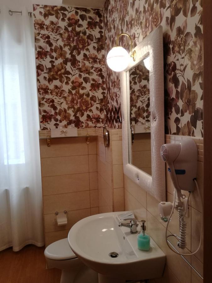 B&B Abatjour - Ambiente Sanificato - Test Antilegionella Assolto Фоджа Екстер'єр фото