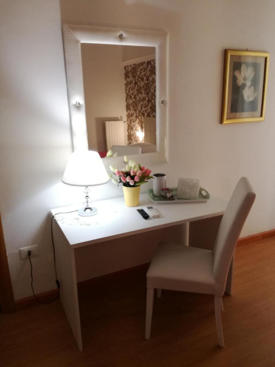 B&B Abatjour - Ambiente Sanificato - Test Antilegionella Assolto Фоджа Екстер'єр фото