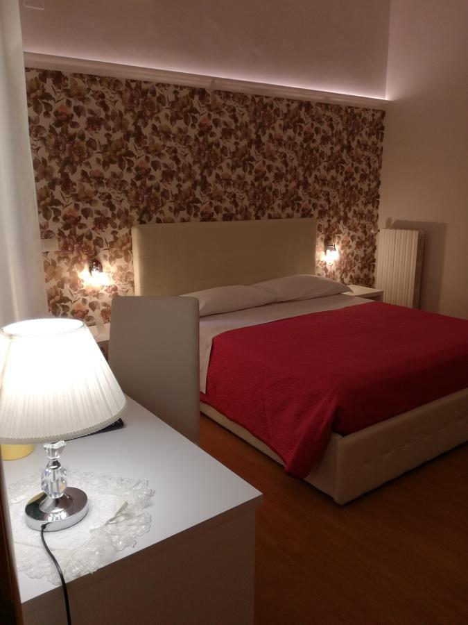 B&B Abatjour - Ambiente Sanificato - Test Antilegionella Assolto Фоджа Екстер'єр фото