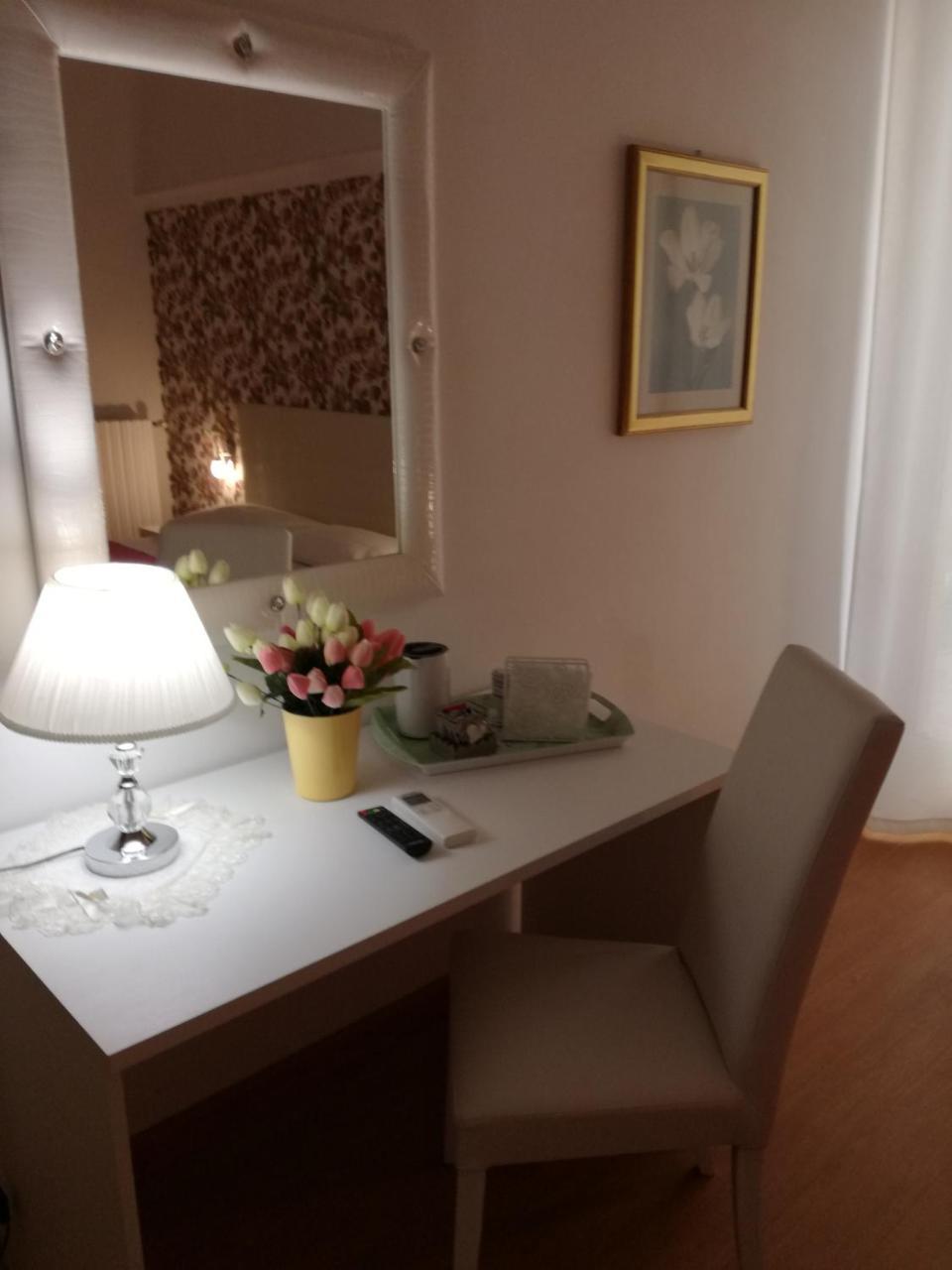B&B Abatjour - Ambiente Sanificato - Test Antilegionella Assolto Фоджа Екстер'єр фото