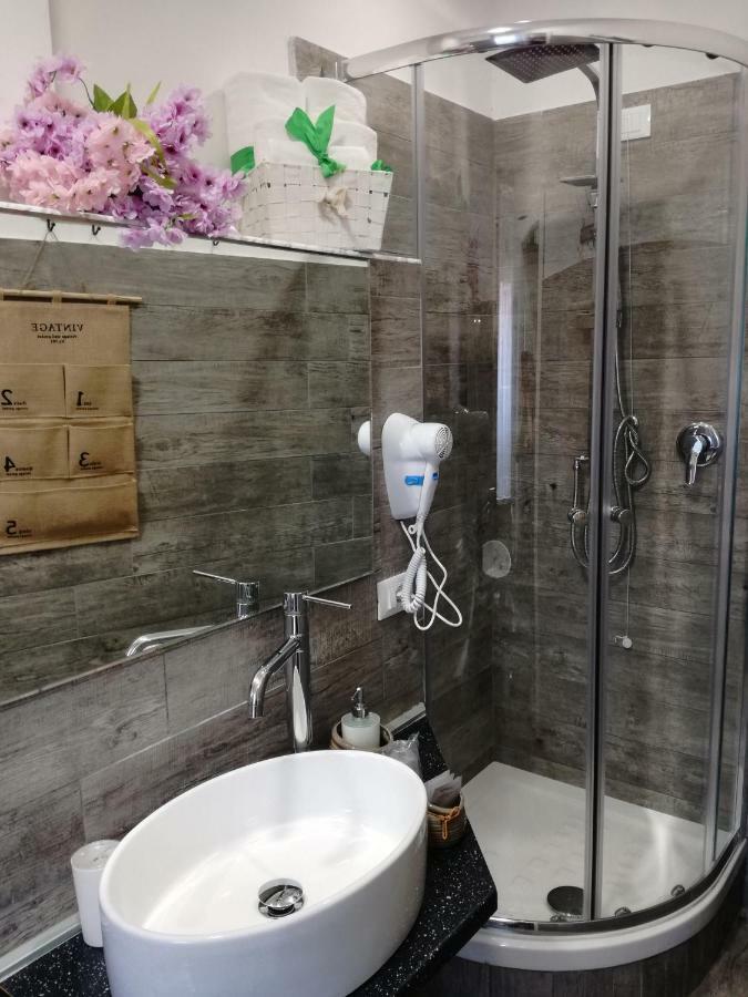 B&B Abatjour - Ambiente Sanificato - Test Antilegionella Assolto Фоджа Екстер'єр фото