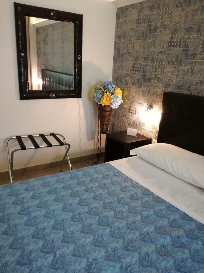 B&B Abatjour - Ambiente Sanificato - Test Antilegionella Assolto Фоджа Екстер'єр фото