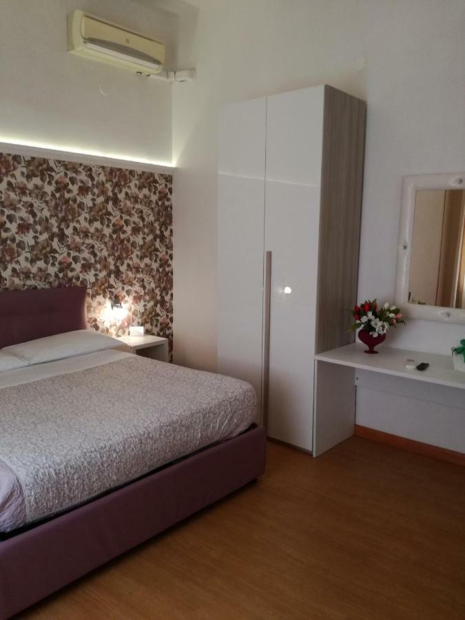 B&B Abatjour - Ambiente Sanificato - Test Antilegionella Assolto Фоджа Екстер'єр фото