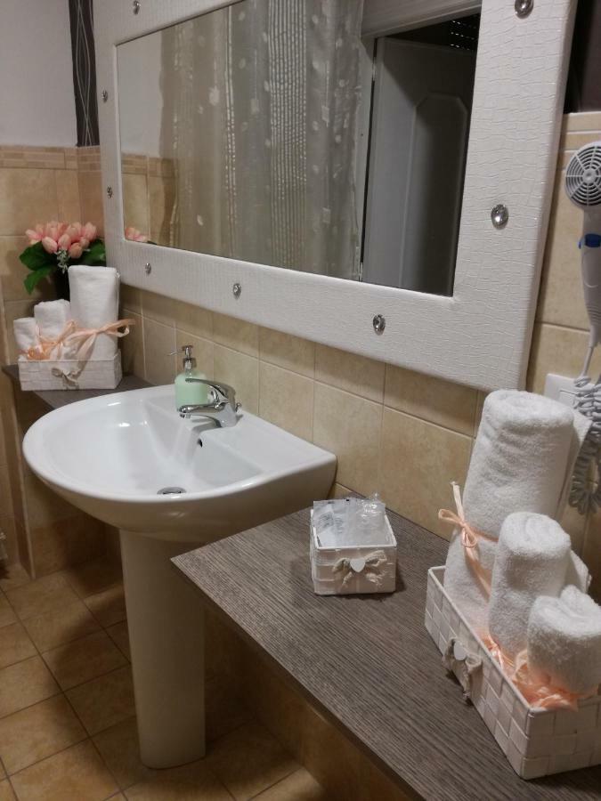 B&B Abatjour - Ambiente Sanificato - Test Antilegionella Assolto Фоджа Екстер'єр фото
