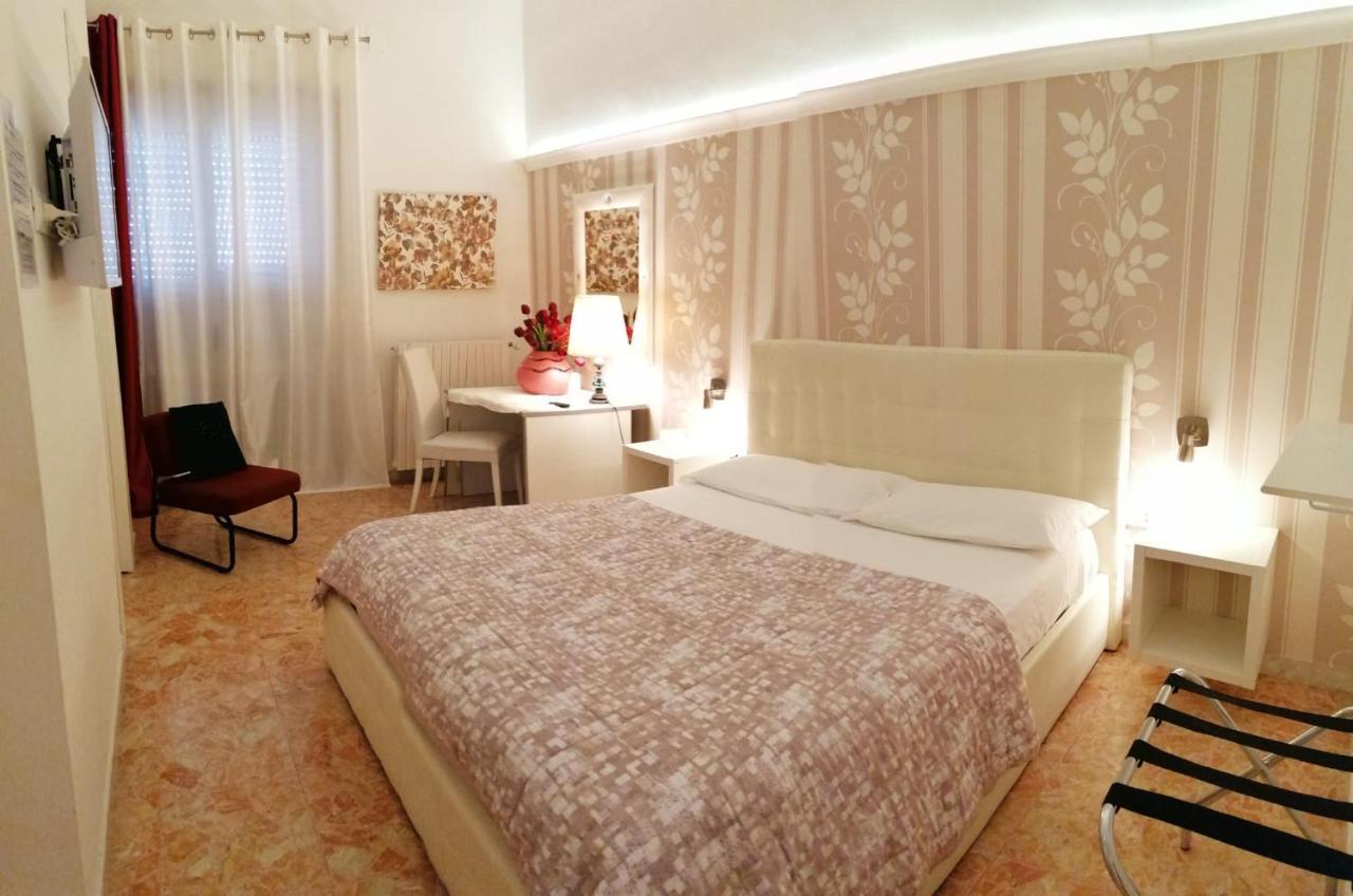 B&B Abatjour - Ambiente Sanificato - Test Antilegionella Assolto Фоджа Екстер'єр фото