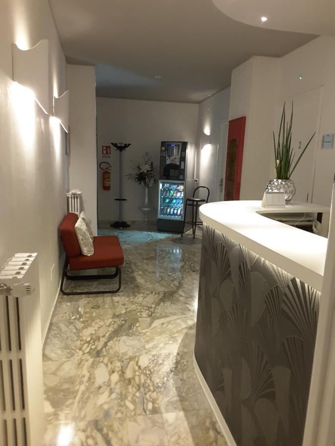 B&B Abatjour - Ambiente Sanificato - Test Antilegionella Assolto Фоджа Екстер'єр фото