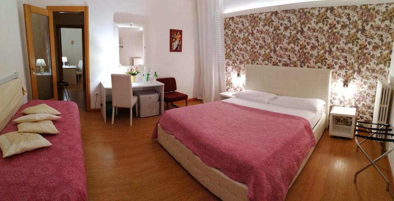 B&B Abatjour - Ambiente Sanificato - Test Antilegionella Assolto Фоджа Екстер'єр фото
